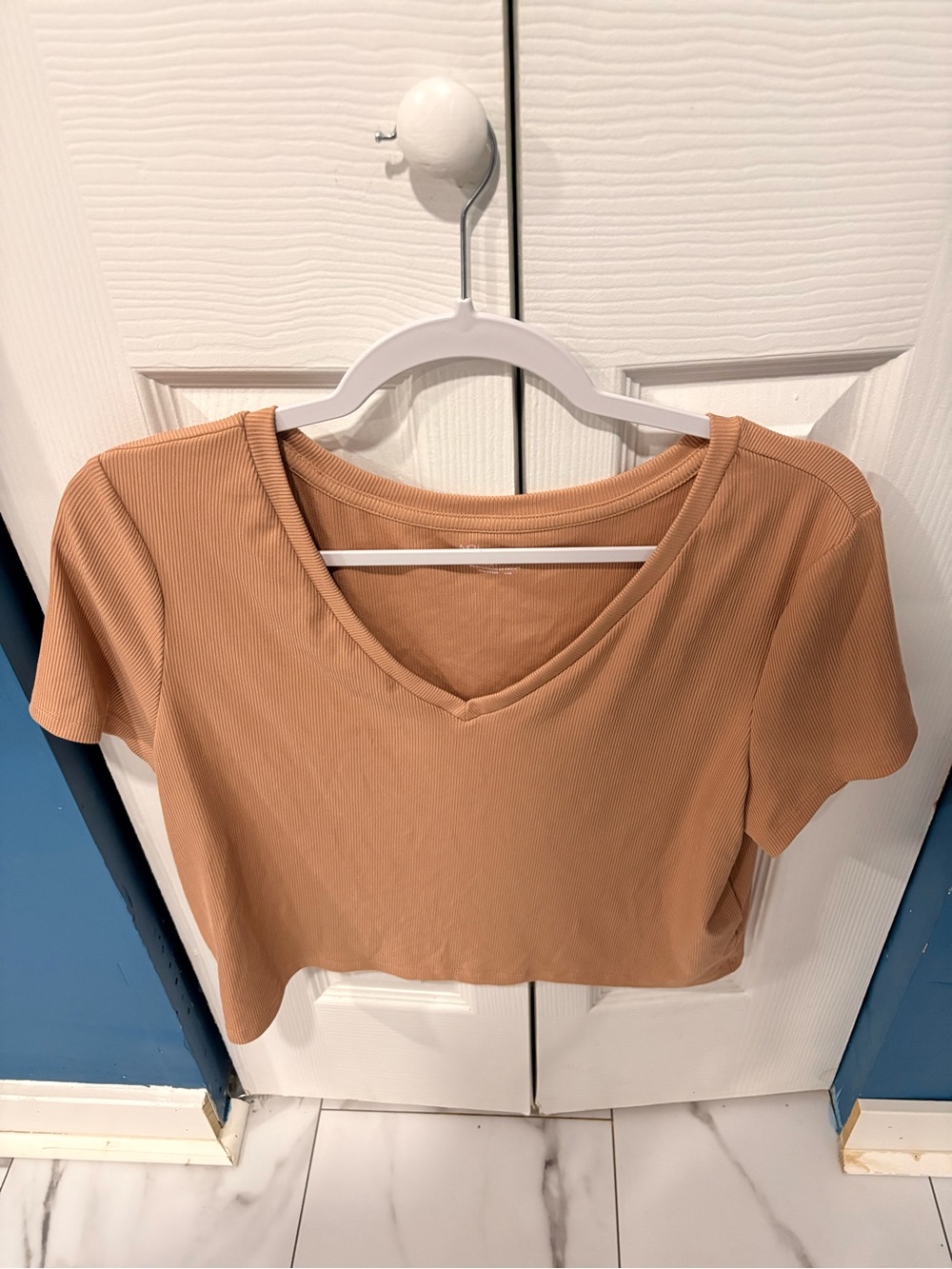 No Boundaries Tan Ribbed V-Neck Crop Top XXL